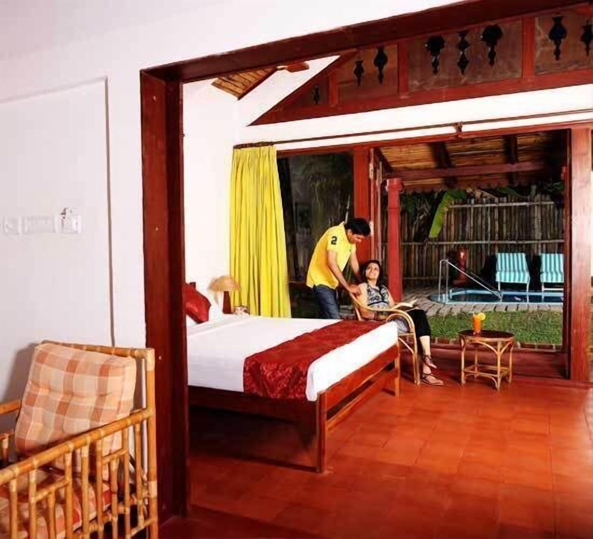 Abad Whispering Palms Hotel Kumarakom Exterior photo